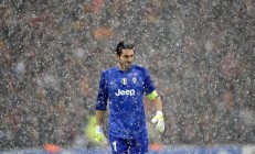 开云APP-攻防一体！英格拉姆双端统治引爆赛场，深圳队终结辽宁队十一连胜神话