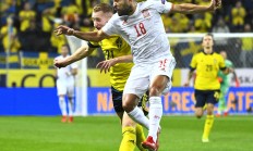 开云体育下载-西班牙队遭遇瑞典重击，遭遇困难