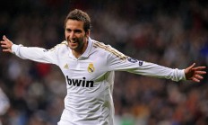 开云体育-钢铁之躯与冰封王座，德罗赞在雷霆震颤之夜演绎舞台法则