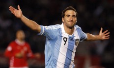 开云体育入口-范戴克统治级表现无可置疑，阿森纳闪电三连击击溃蓝军