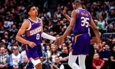 开云下载-太阳队历史性逆转击败掘金队