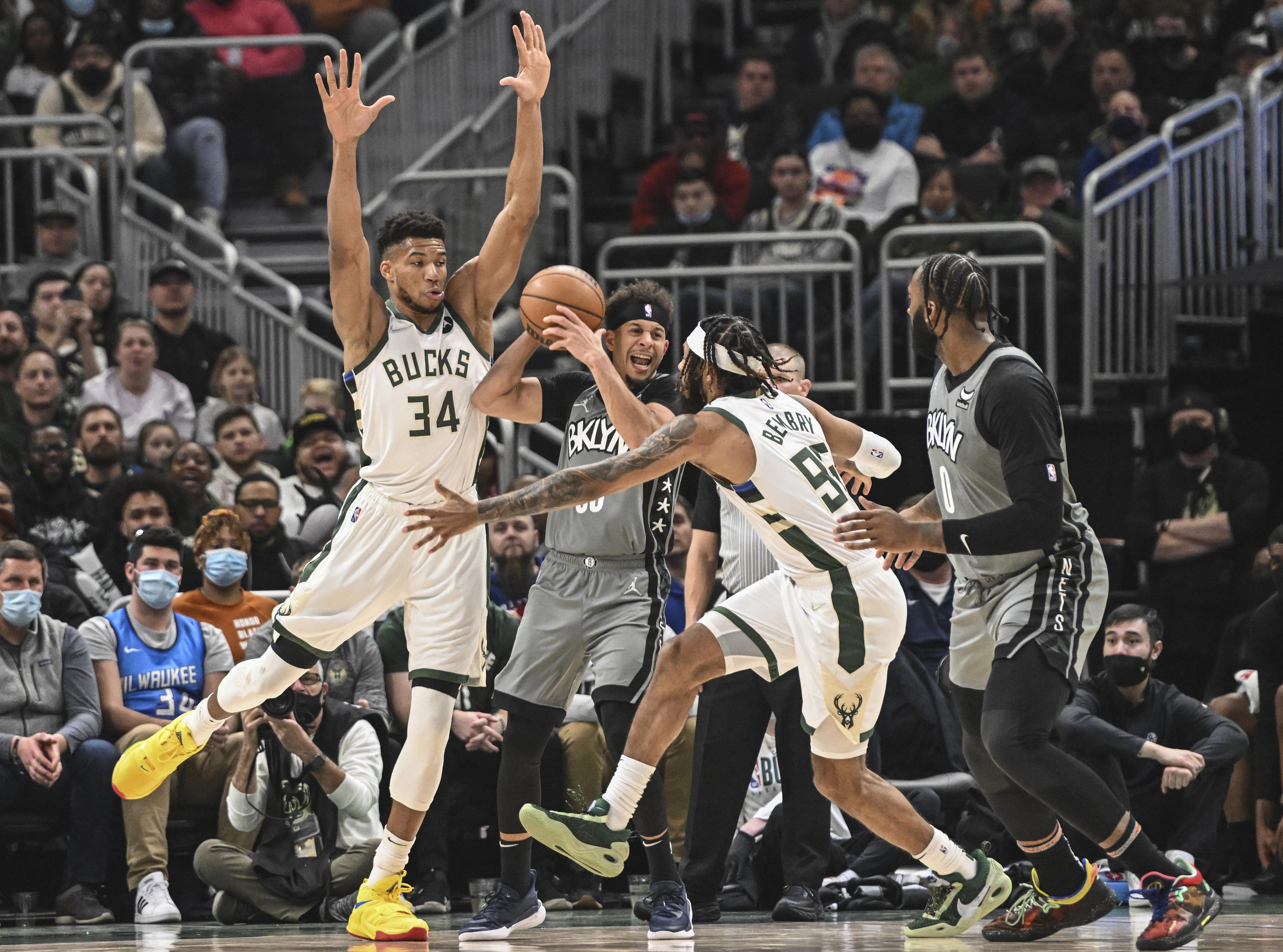 雄鹿击败篮网，全队四人得分上双