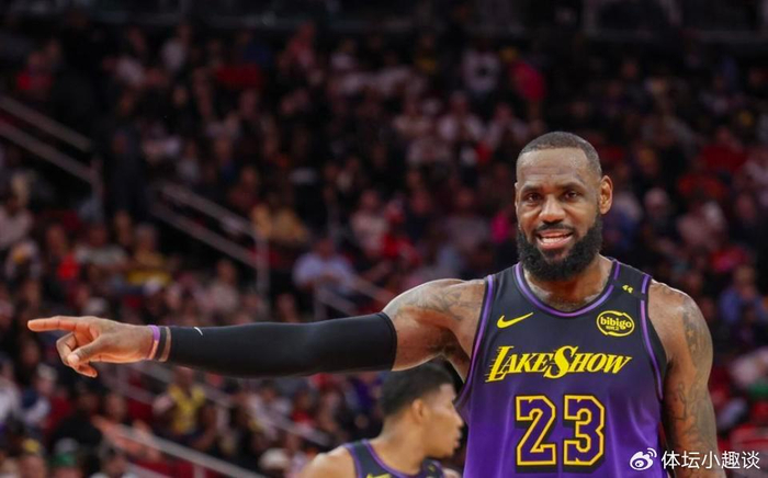 詹姆斯连续三场比赛得分破30，湖人再度登顶西部