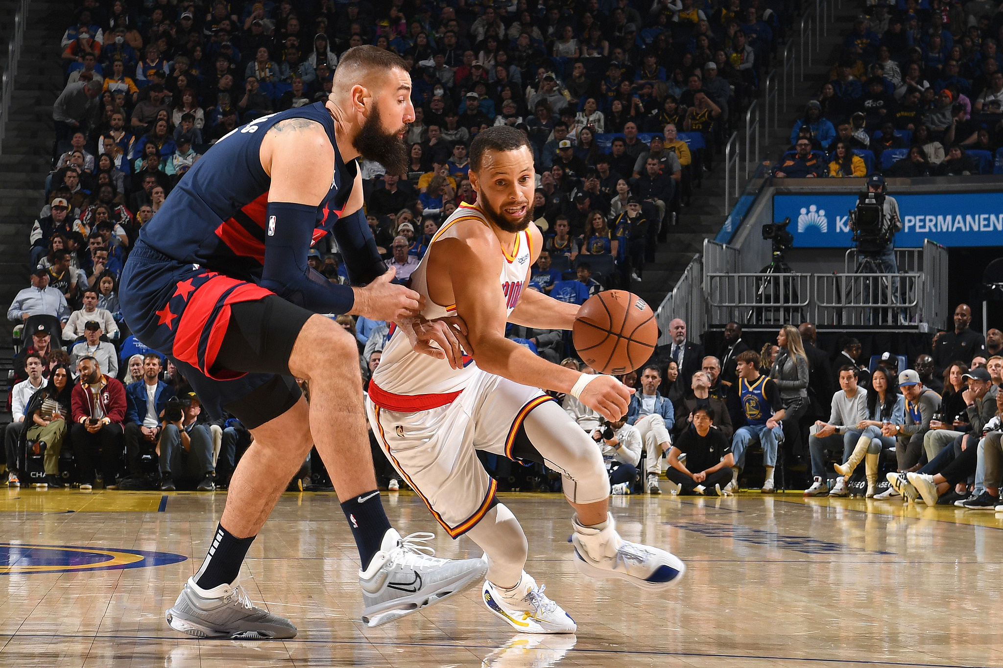 勇士队战胜奇才，库里砍下40分的简单介绍