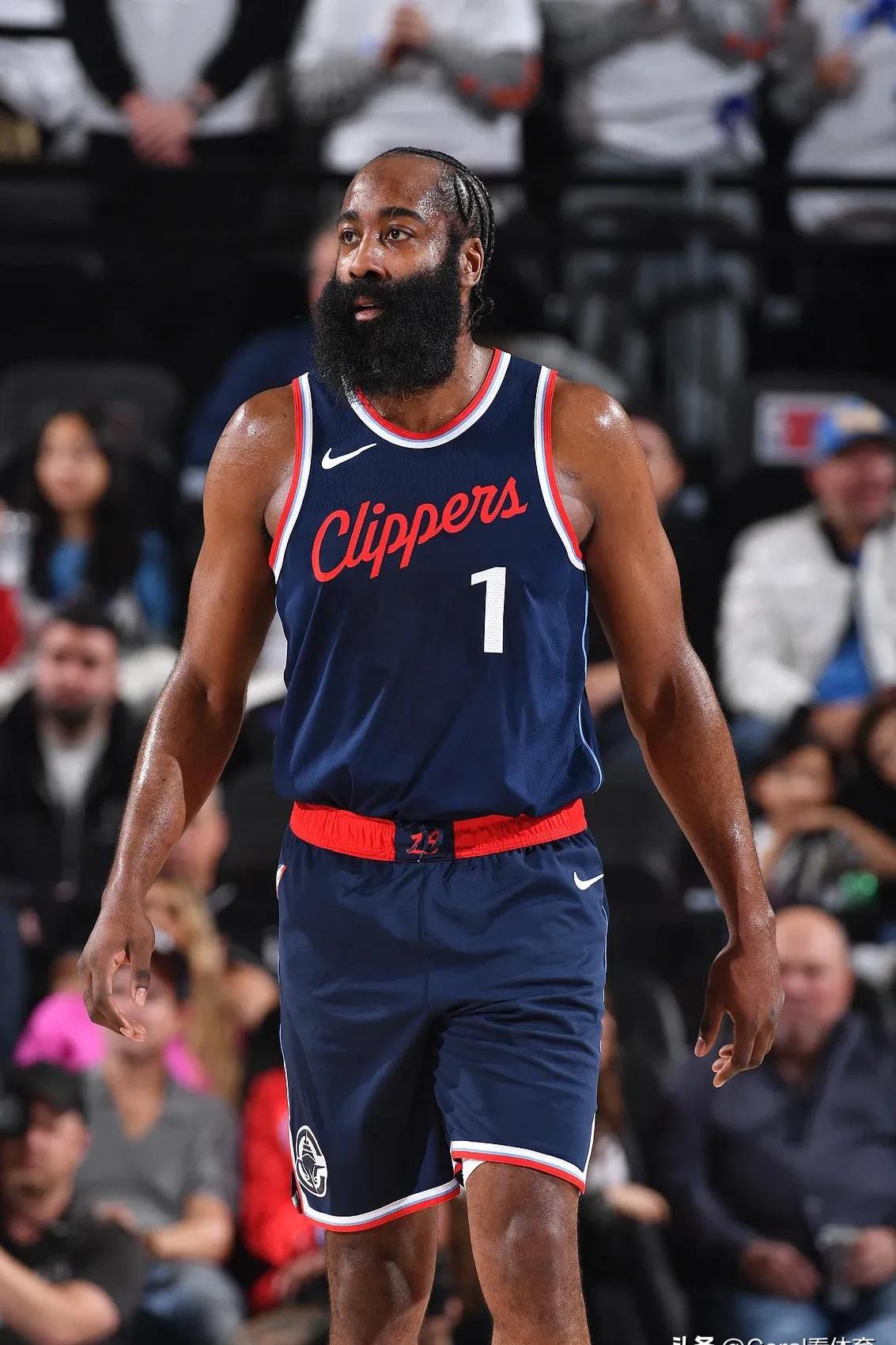 快船主场击败开拓者,继续保持不败金身 快船主场击败开拓者,继续保持不败金身