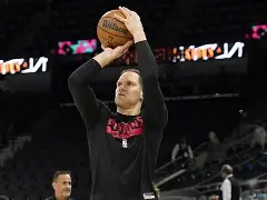 尼克斯宣布洛维遭遇膝伤,将进行手术治疗 尼克斯宣布洛维遭遇膝伤,将进行手术治疗