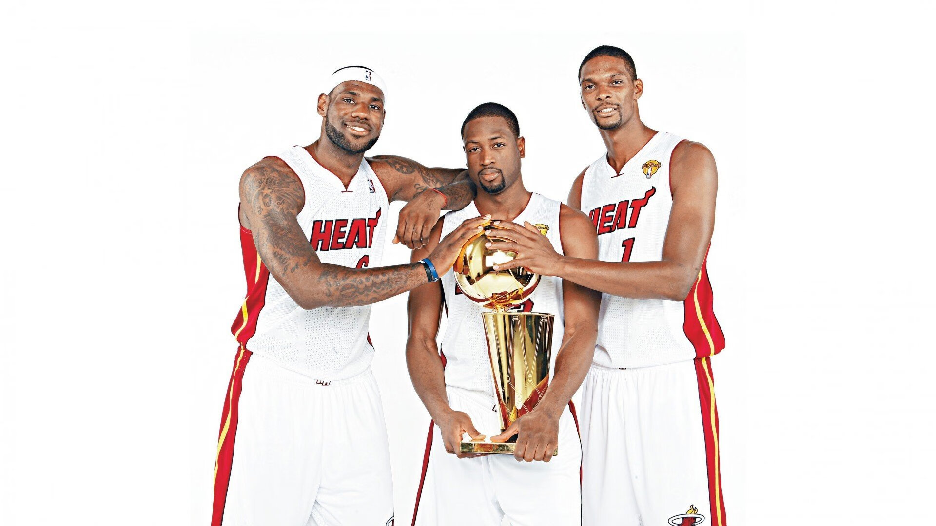 当字母哥的咆哮震碎平行宇宙，北京队压哨绝杀背后的体育魔方