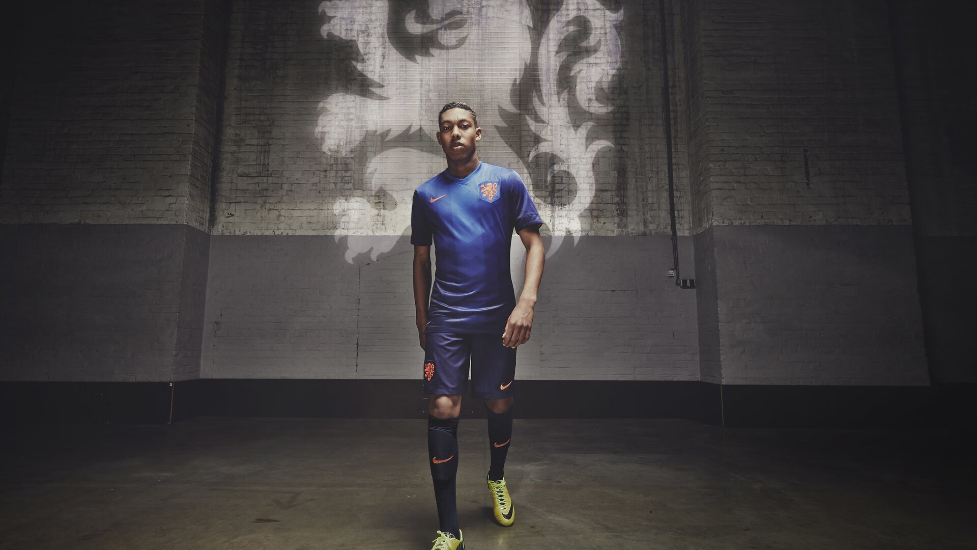 绝地反击!红魔啸天,维斯塔潘刀尖上的芭蕾绝杀威廉姆斯