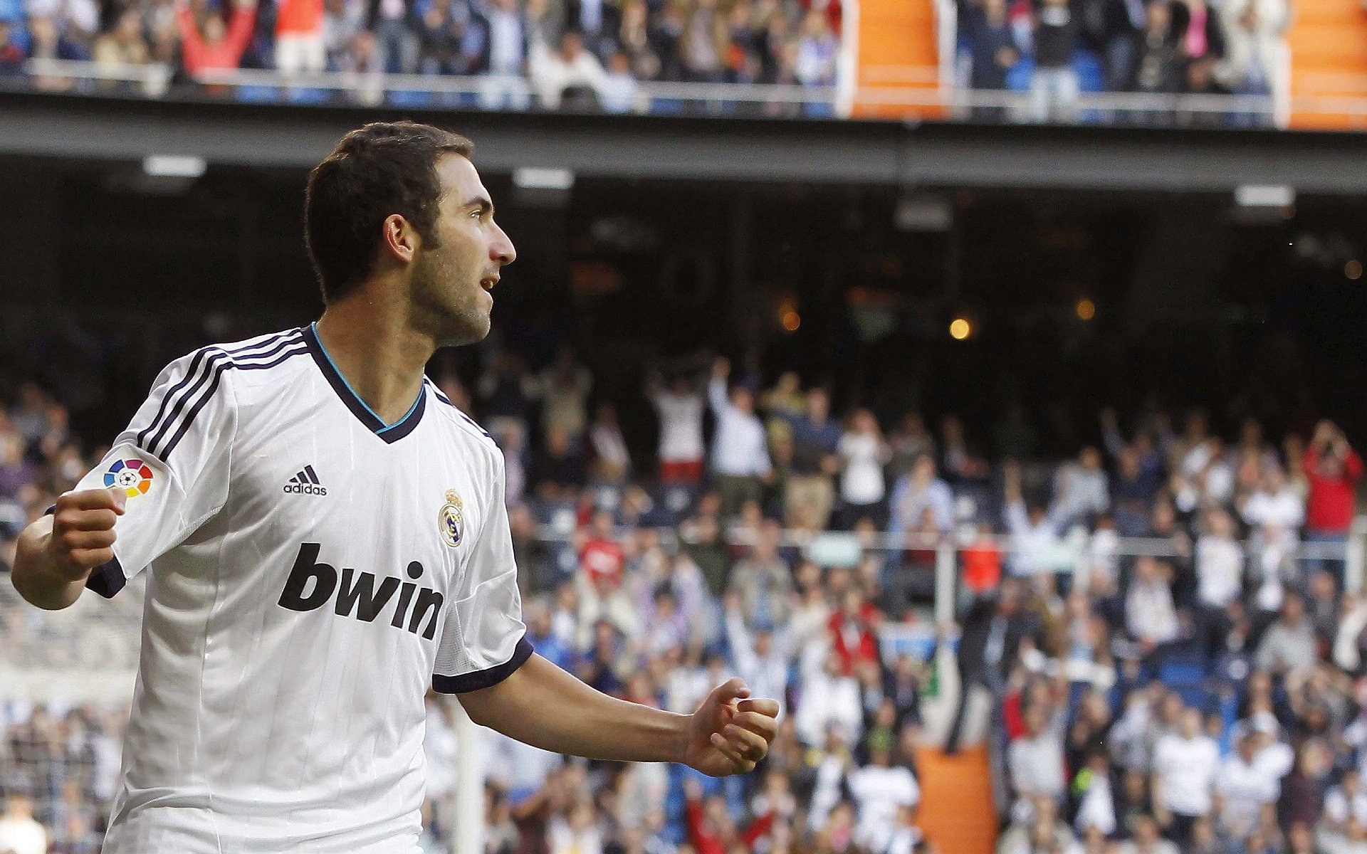 跨越时空的胜利之火,从德国队到辛杜,赛场如何被点燃